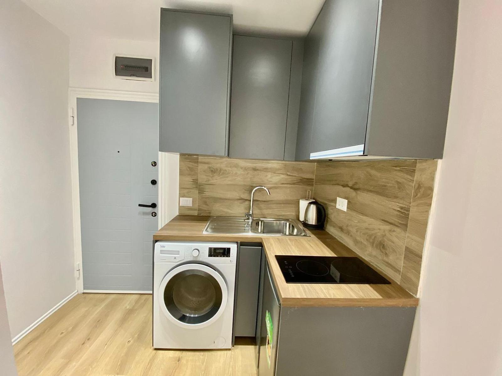 Mara Central Apartment 3 Tirana Bagian luar foto